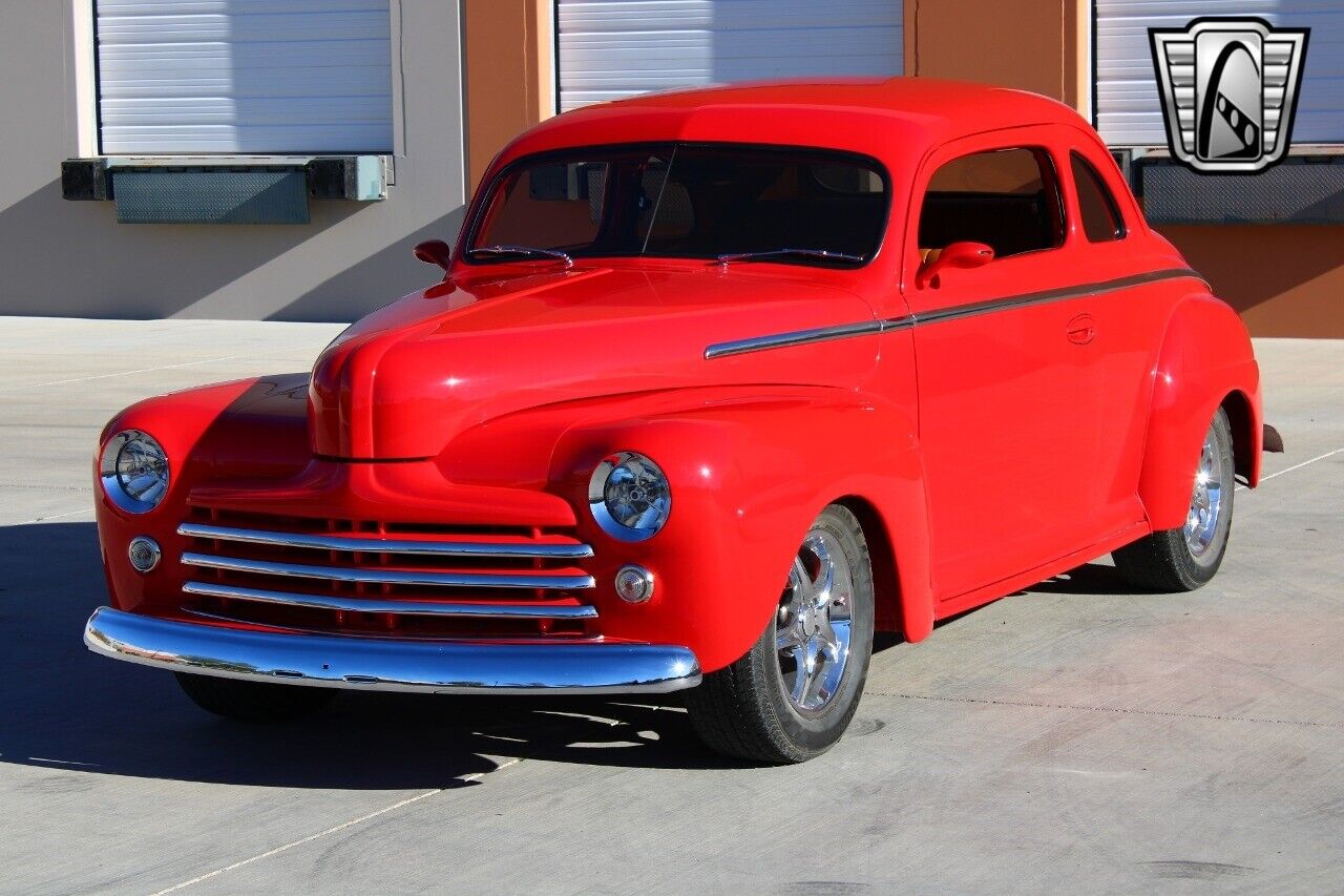 Ford-Deluxe-1948-Red-Gold-1503-3