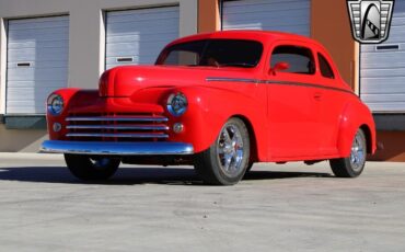 Ford-Deluxe-1948-Red-Gold-1503-4