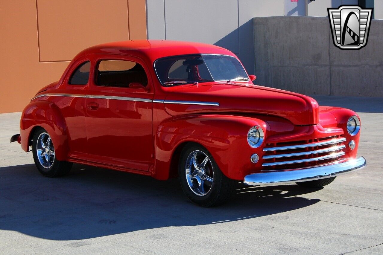 Ford-Deluxe-1948-Red-Gold-1503-5