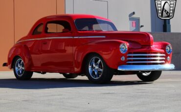 Ford-Deluxe-1948-Red-Gold-1503-6