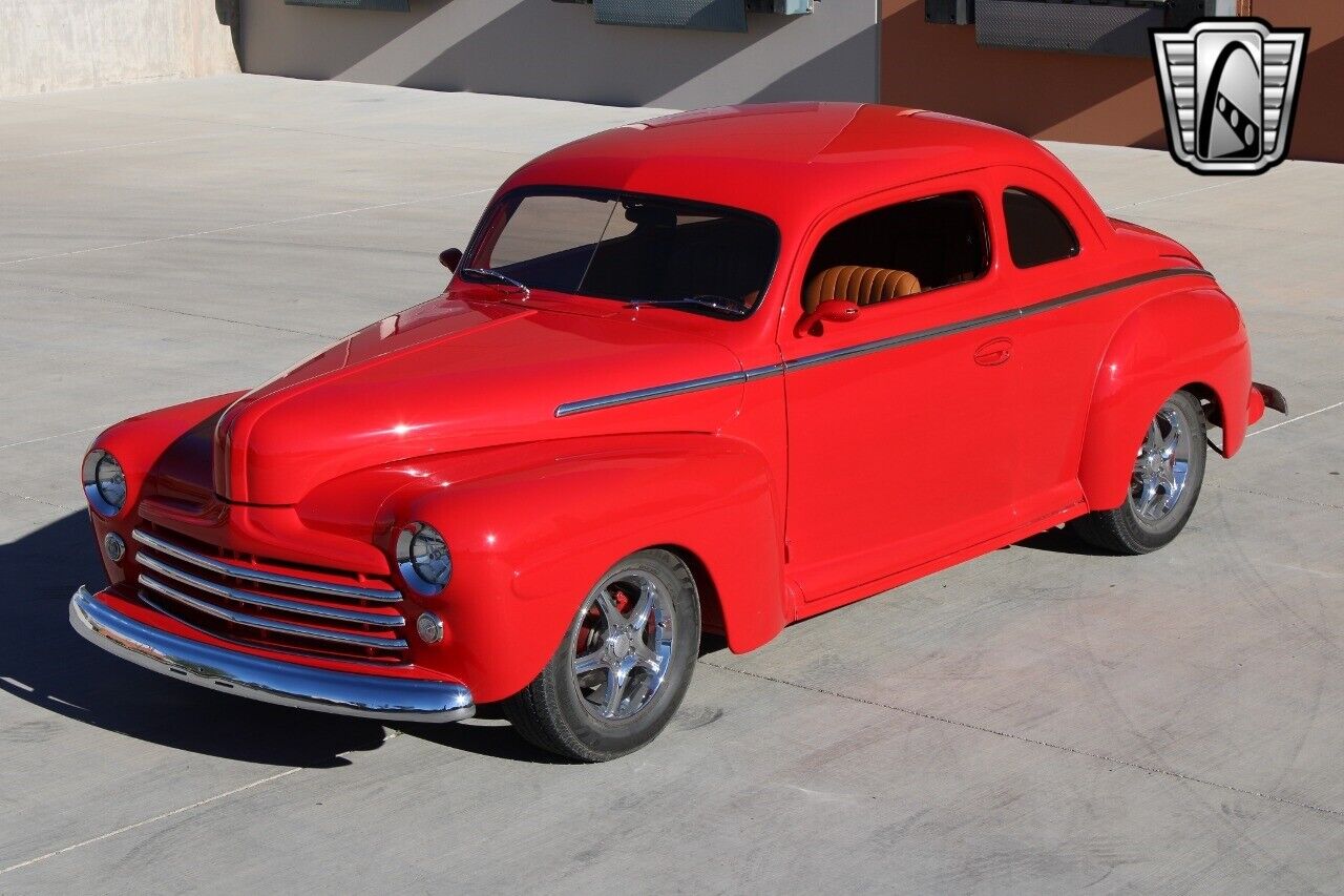 Ford-Deluxe-1948-Red-Gold-1503-9