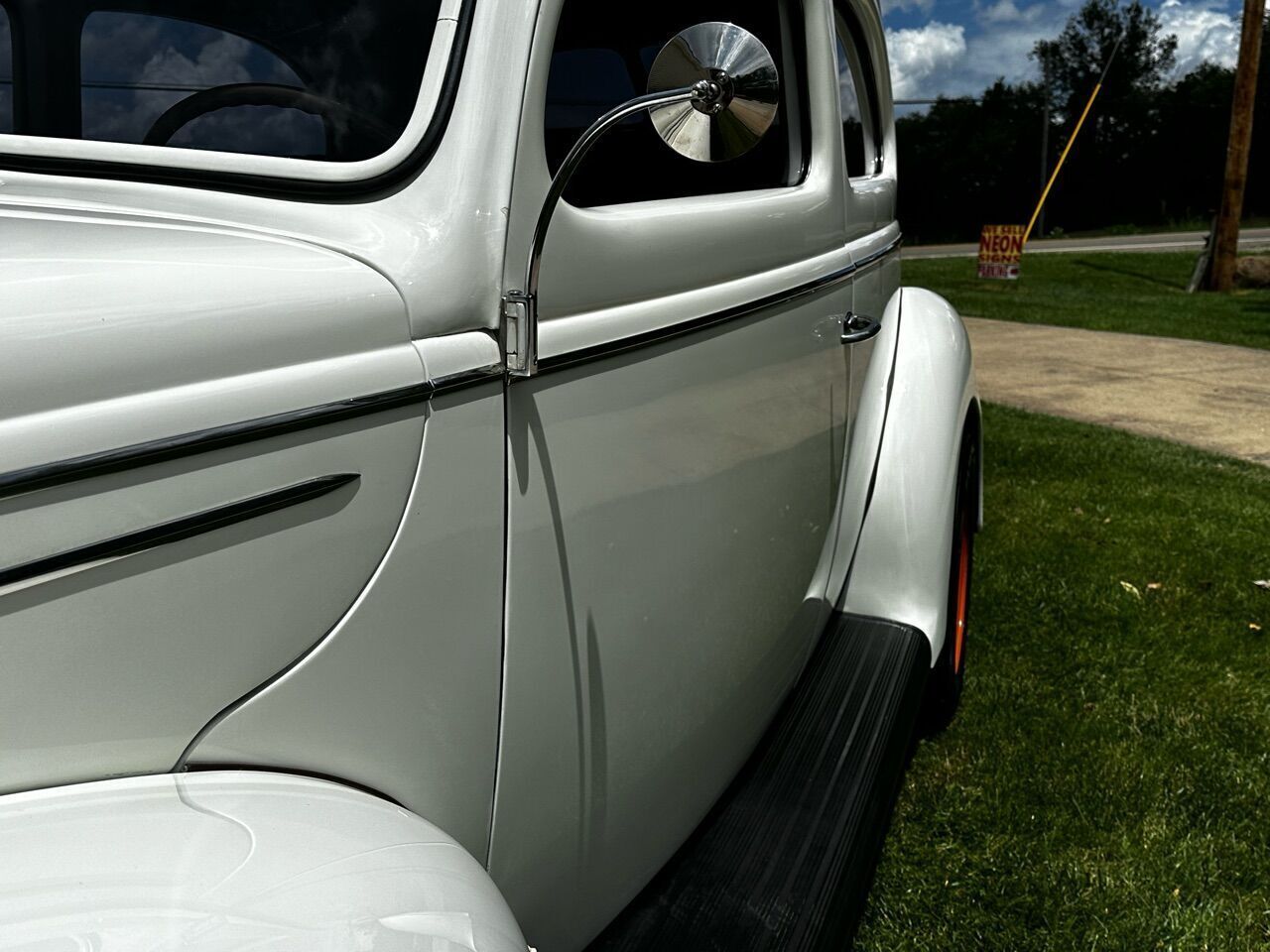 Ford-Deluxe-Berline-1939-White-Tan-142232-22