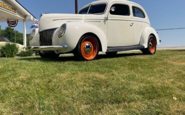 Ford-Deluxe-Berline-1939-White-Tan-142232-4