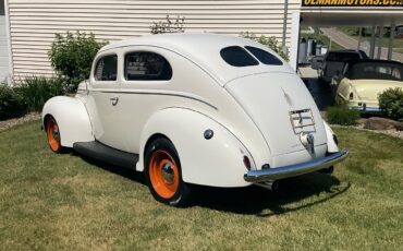 Ford-Deluxe-Berline-1939-White-Tan-142232-8