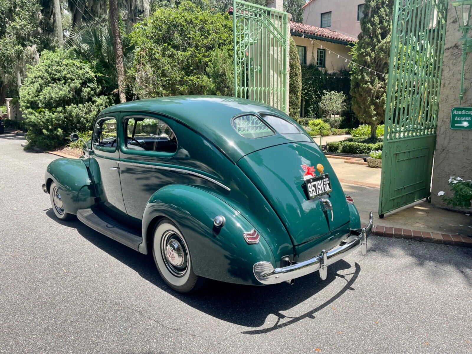 Ford-Deluxe-Berline-1940-Green-Black-30341-3