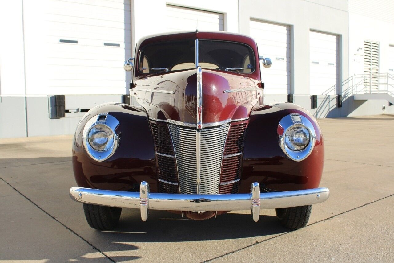 Ford-Deluxe-Berline-1940-Maroon-Brown-132074-10