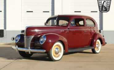 Ford-Deluxe-Berline-1940-Maroon-Brown-132074-2