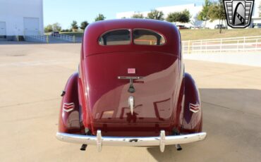 Ford-Deluxe-Berline-1940-Maroon-Brown-132074-5