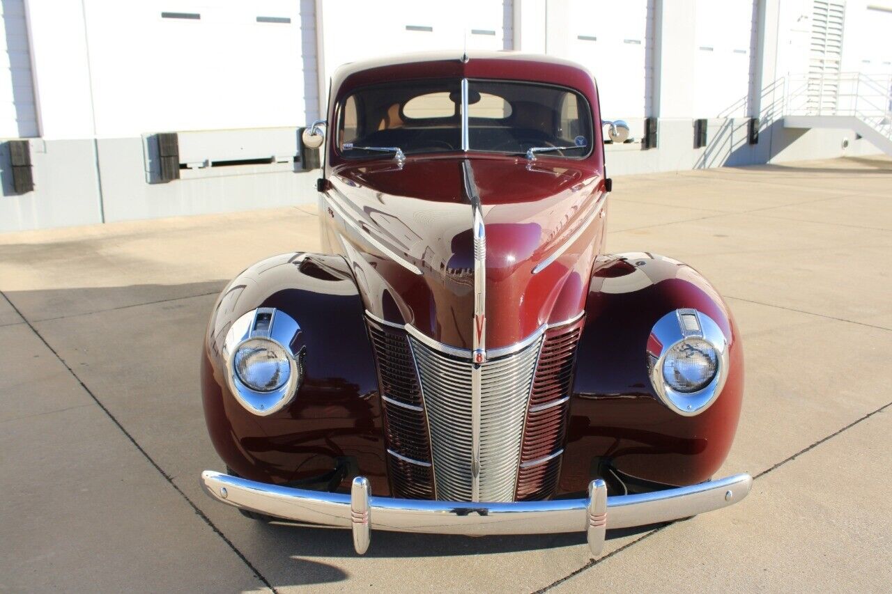 Ford-Deluxe-Berline-1940-Maroon-Brown-132074-9