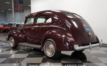 Ford-Deluxe-Berline-1940-Maroon-Tan-122001-9