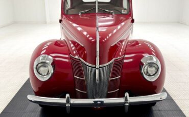 Ford-Deluxe-Berline-1940-Red-Tan-67592-7