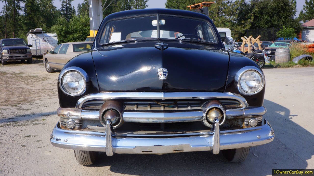 Ford-Deluxe-Berline-1951-Black-Gray-24864-13