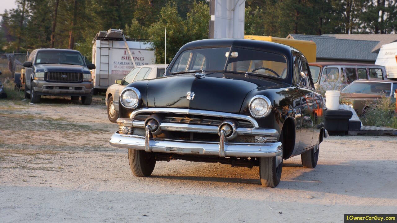 Ford-Deluxe-Berline-1951-Black-Gray-24864-2