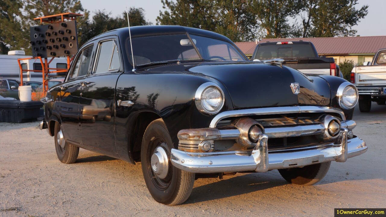 Ford-Deluxe-Berline-1951-Black-Gray-24864-21