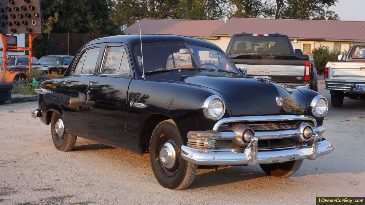 Ford-Deluxe-Berline-1951-Black-Gray-24864-26