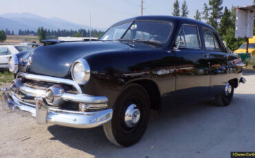 Ford Deluxe Berline 1951