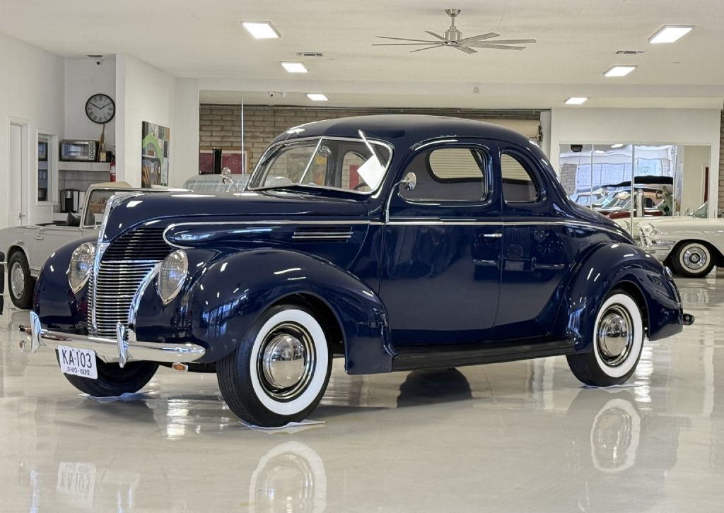 Ford-Deluxe-Coupe-1939-Blue-Tan-206-12