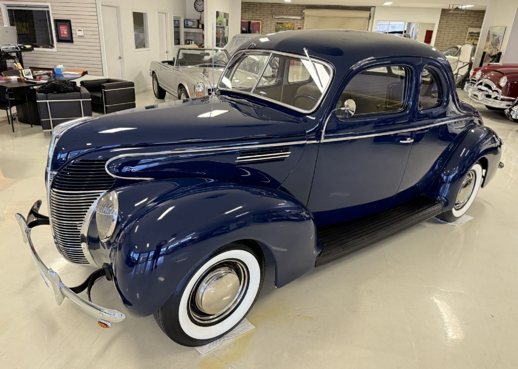 Ford-Deluxe-Coupe-1939-Blue-Tan-206-13