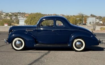 Ford-Deluxe-Coupe-1939-Blue-Tan-206-2