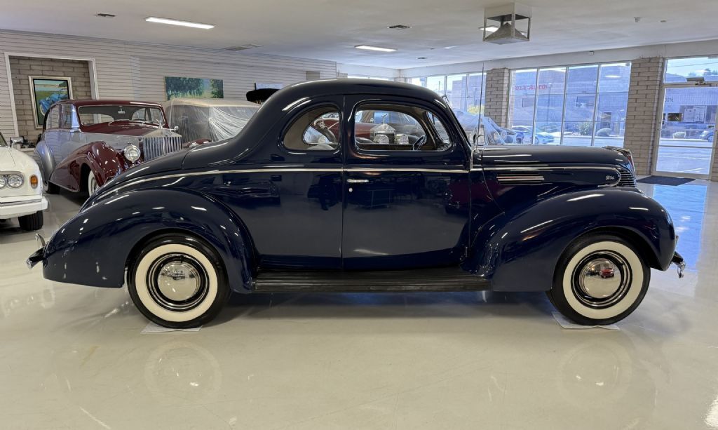 Ford-Deluxe-Coupe-1939-Blue-Tan-206-22