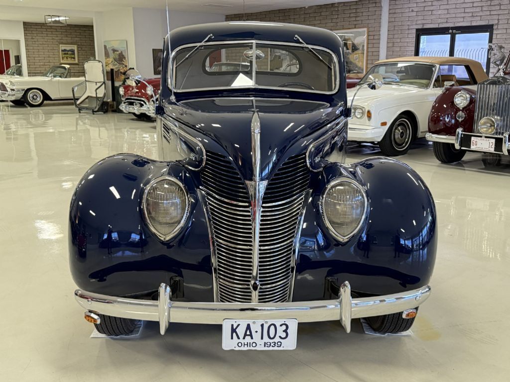 Ford-Deluxe-Coupe-1939-Blue-Tan-206-25