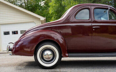 Ford-Deluxe-Coupe-1940-Burgundy-Tan-2-10