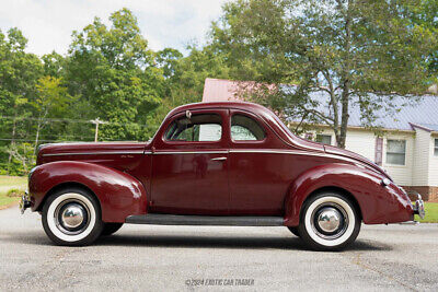 Ford-Deluxe-Coupe-1940-Burgundy-Tan-2-2