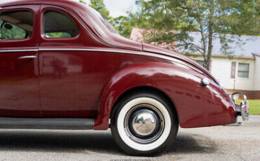 Ford-Deluxe-Coupe-1940-Burgundy-Tan-2-4