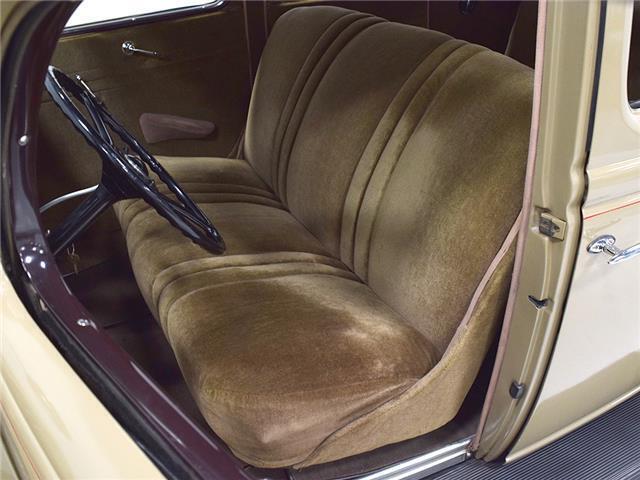 Ford-Deluxe-Fordor-Berline-1935-Gray-Taupe-mohair-2559-7