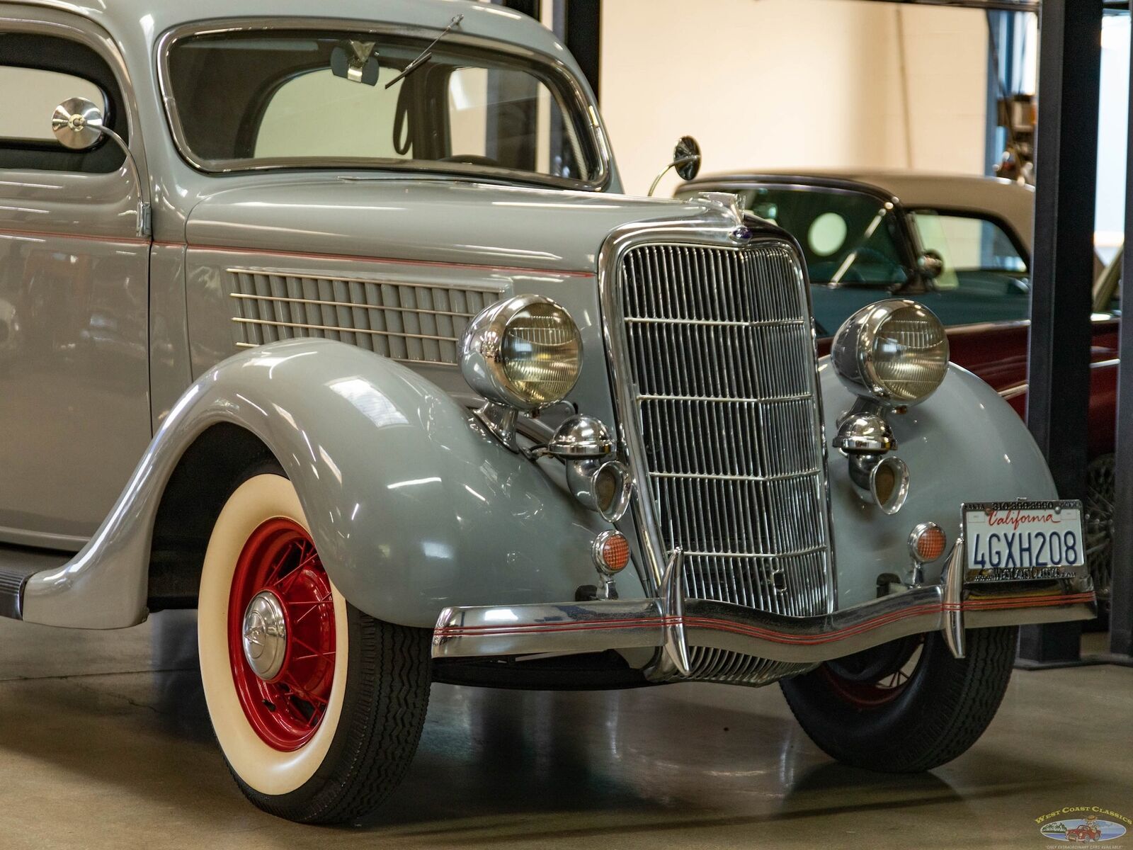 Ford-Deluxe-Tudor-1935-Gray-Gray-257-11