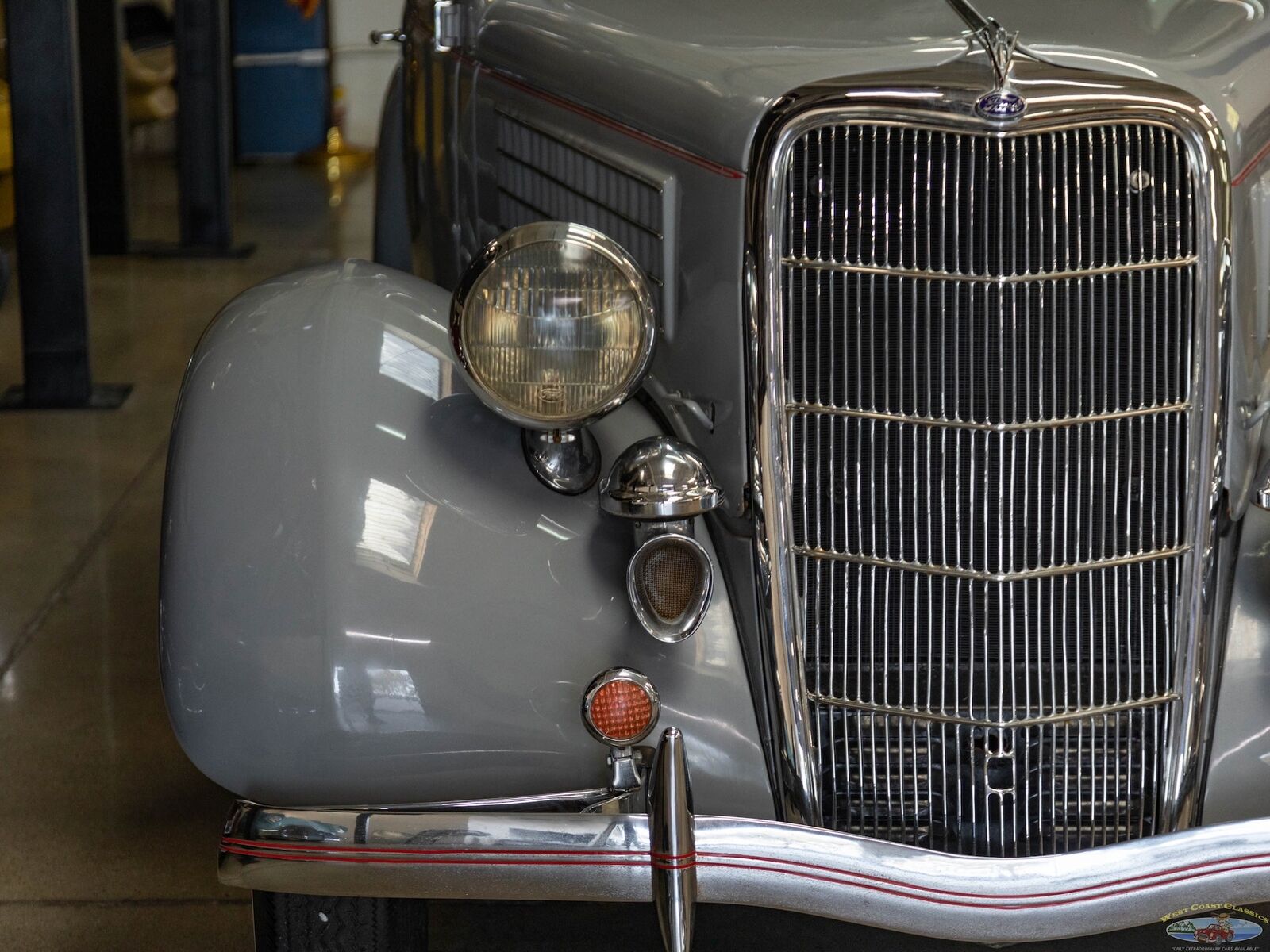 Ford-Deluxe-Tudor-1935-Gray-Gray-257-13