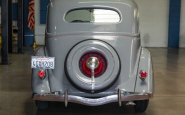 Ford-Deluxe-Tudor-1935-Gray-Gray-257-16