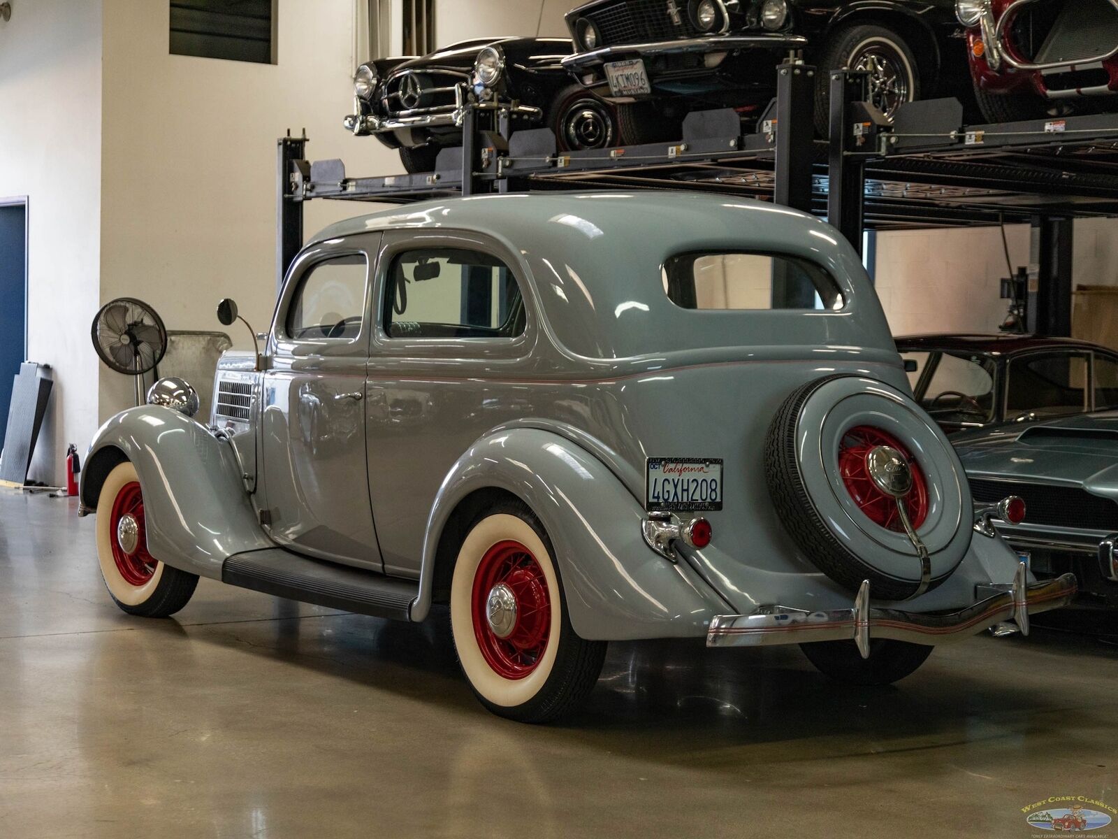 Ford-Deluxe-Tudor-1935-Gray-Gray-257-20