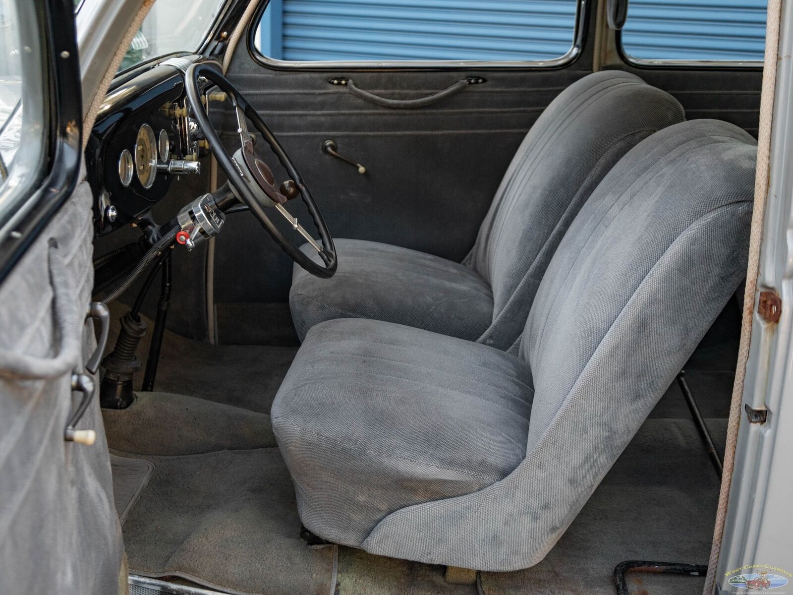 Ford-Deluxe-Tudor-1935-Gray-Gray-257-29