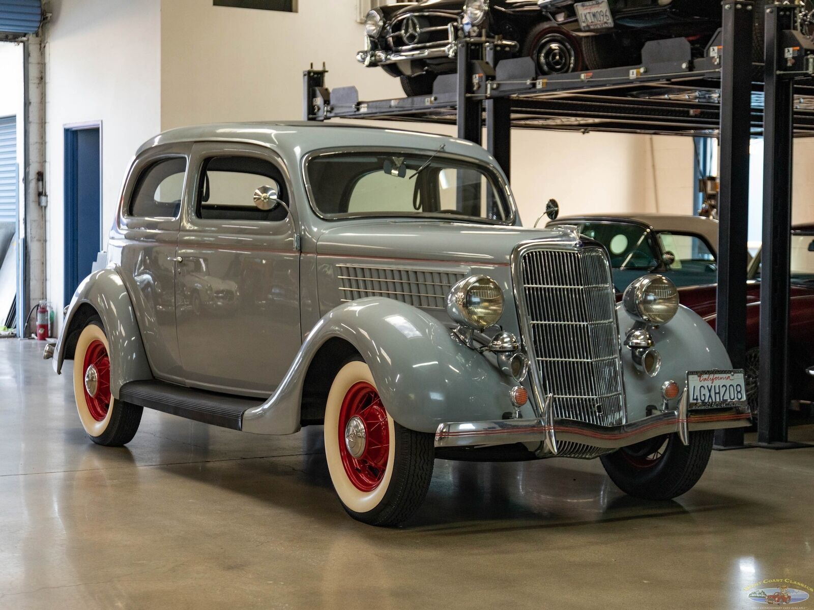 Ford-Deluxe-Tudor-1935-Gray-Gray-257-9