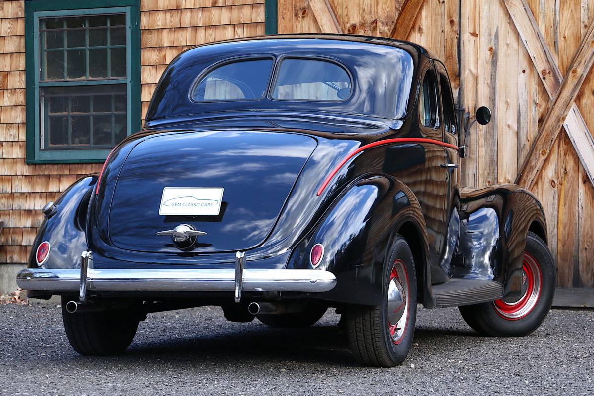 Ford-Deluxe-coupe-1938-black-75639-5