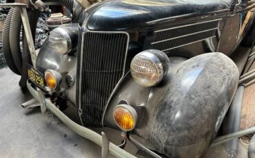 Ford-Deluxe-sedan-1936-160242-1