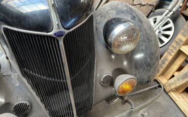 Ford-Deluxe-sedan-1936-160242-6