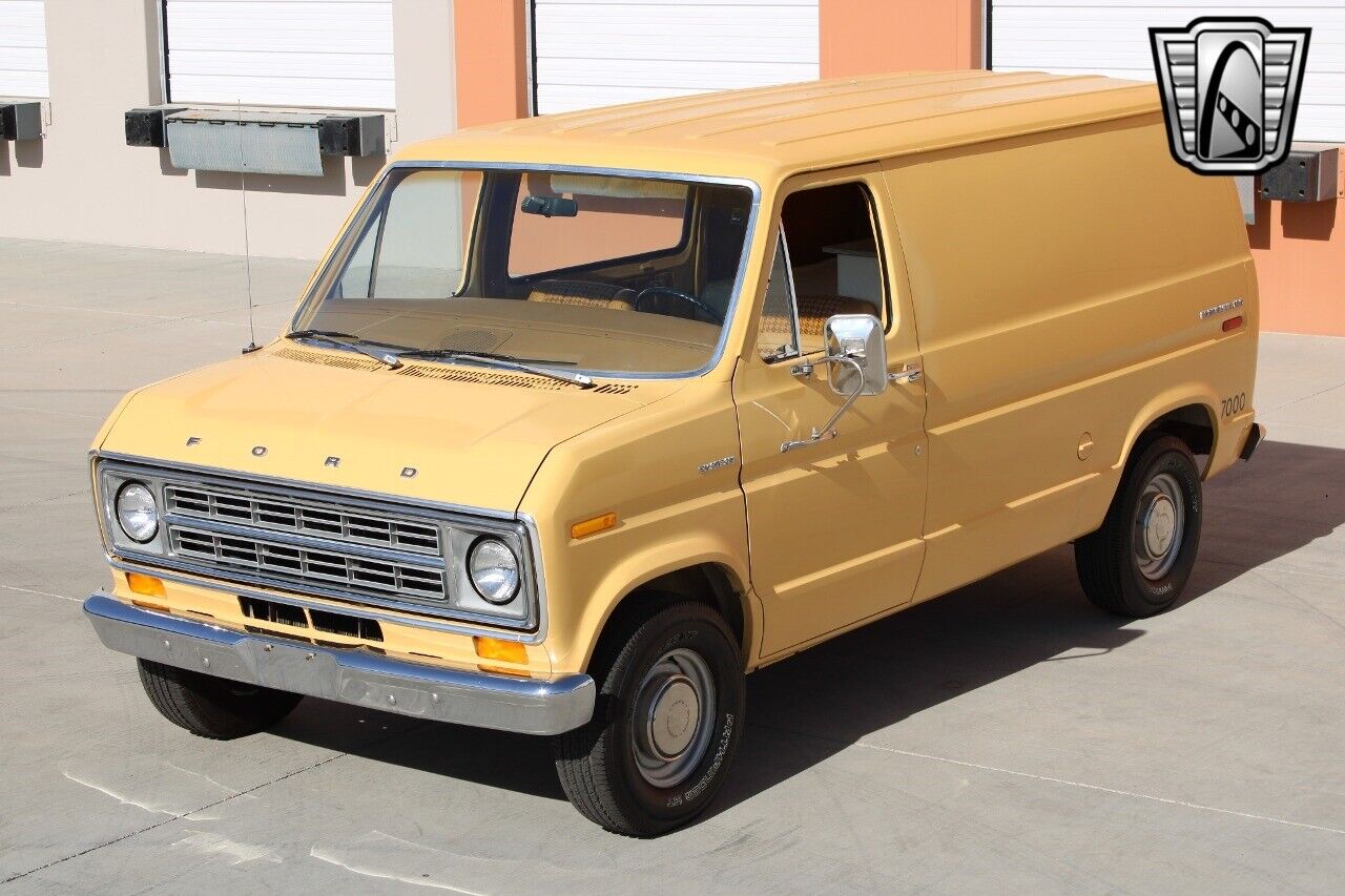 Ford-E-Series-Van-Cabriolet-1976-Brown-Brown-67272-8