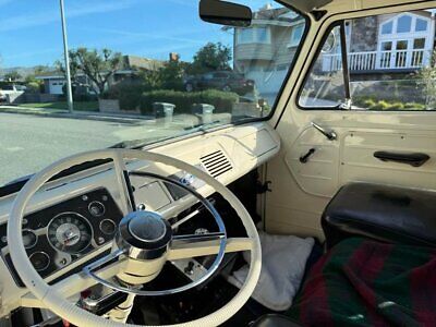 Ford-Econoline-Cabriolet-1961-Tan-Black-64374-9