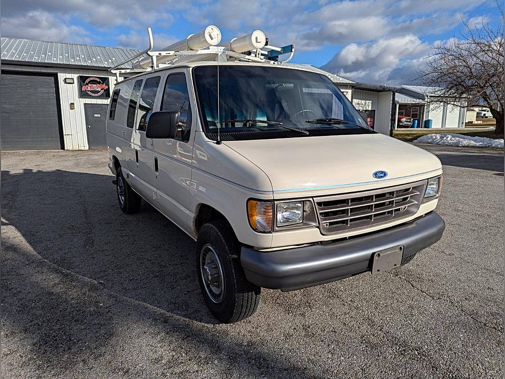 Ford-Econoline-cargo-van-1993-white-29937-1