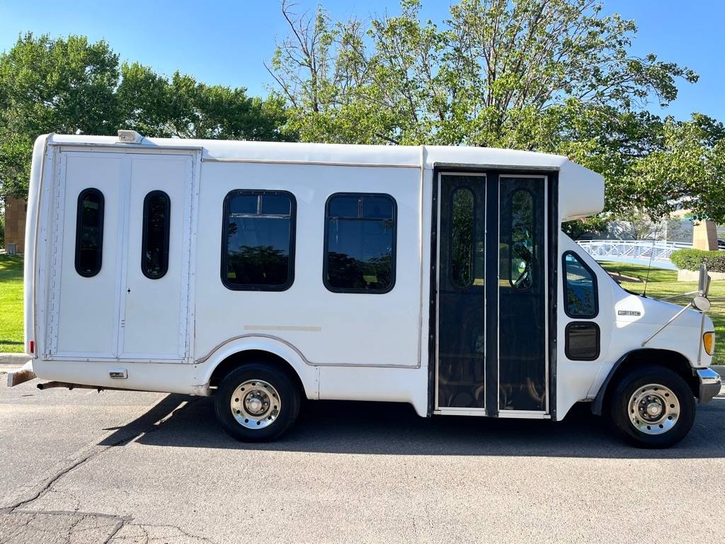 Ford-Econoline-diesel-1994-white-215325-3