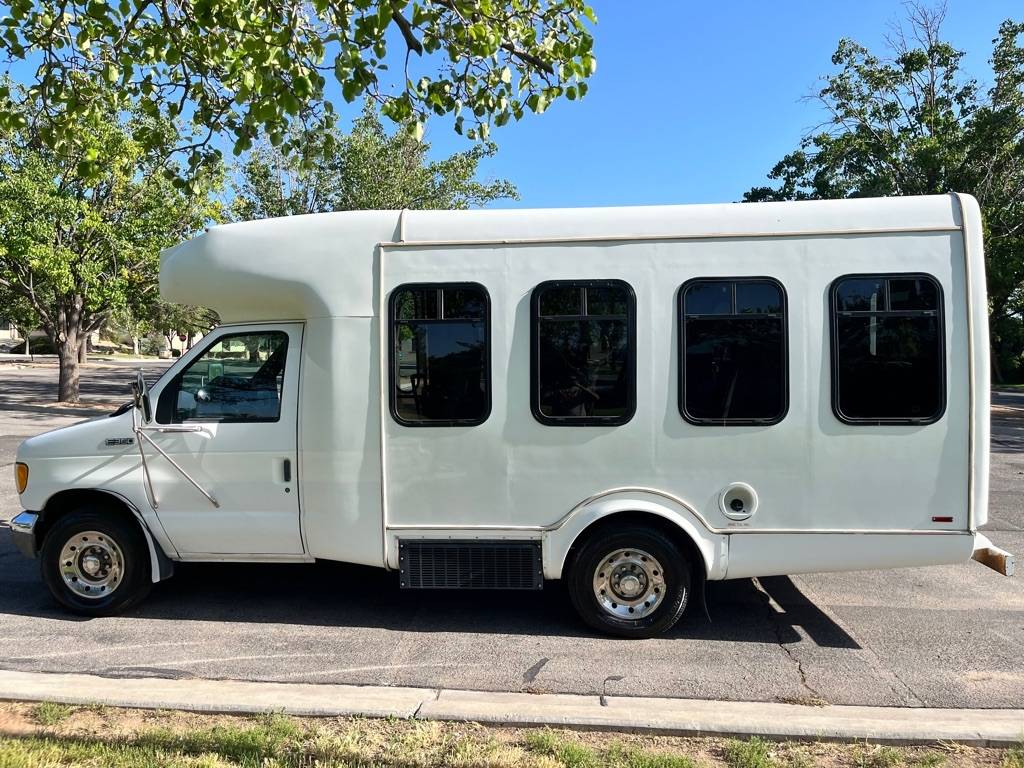 Ford-Econoline-diesel-1994-white-215325-7