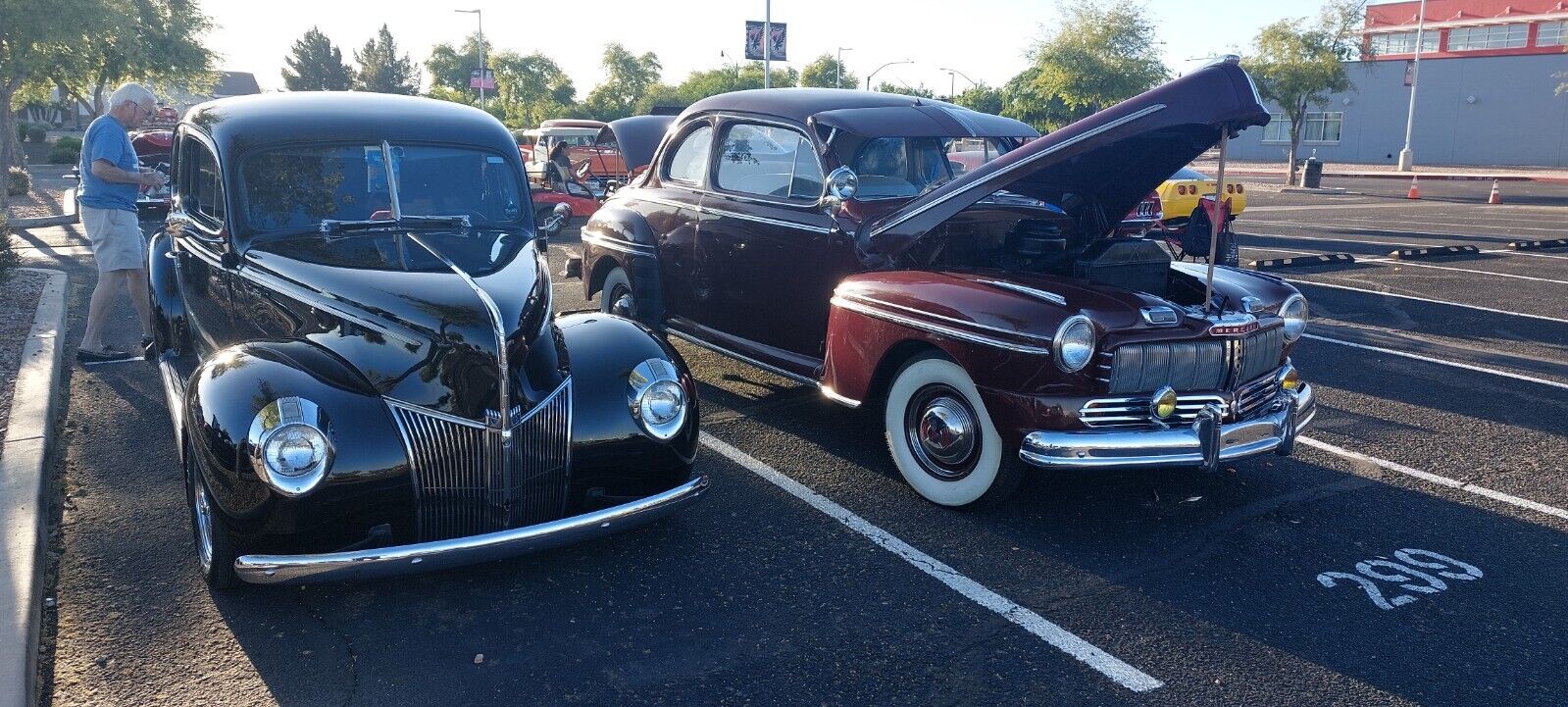 Ford-Eight-Coupe-1946-Burgundy-Gray-140013-2