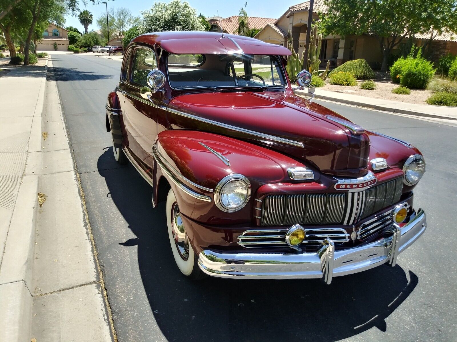 Ford-Eight-Coupe-1946-Burgundy-Gray-140013-9