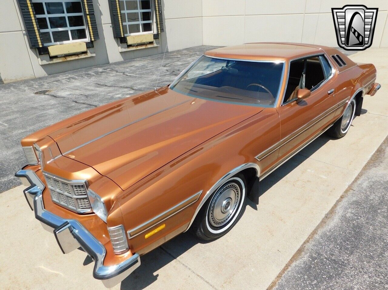 Ford-Elite-1976-Gold-Saddle-114471-3