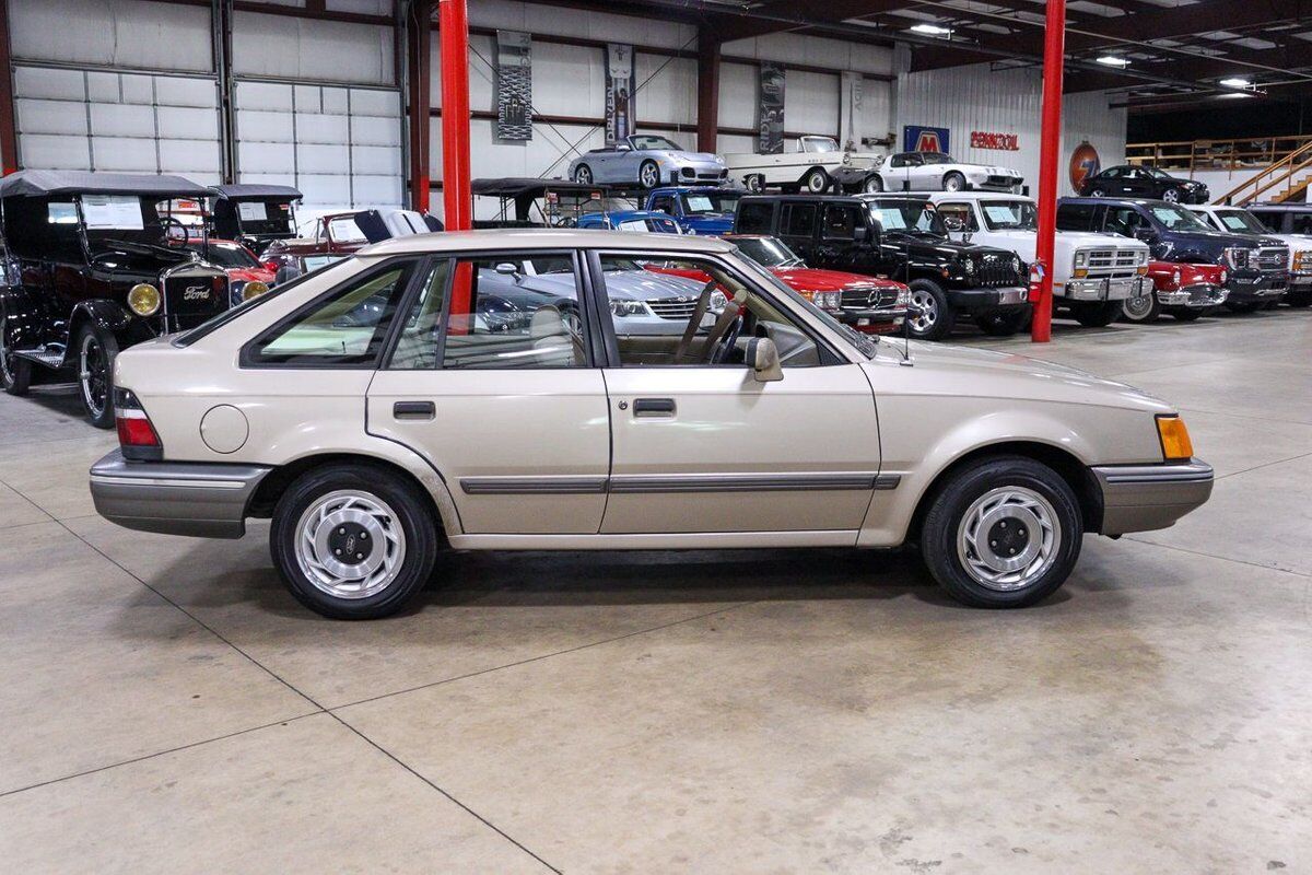 Ford-Escort-Berline-1989-Tan-Tan-38146-8