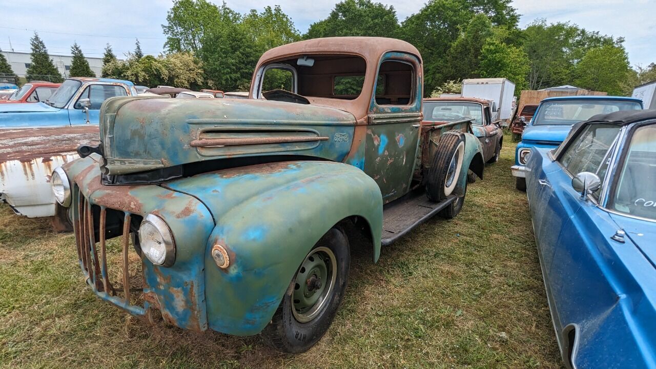 Ford-F-100-Pickup-1945-Green-Black-112654-2