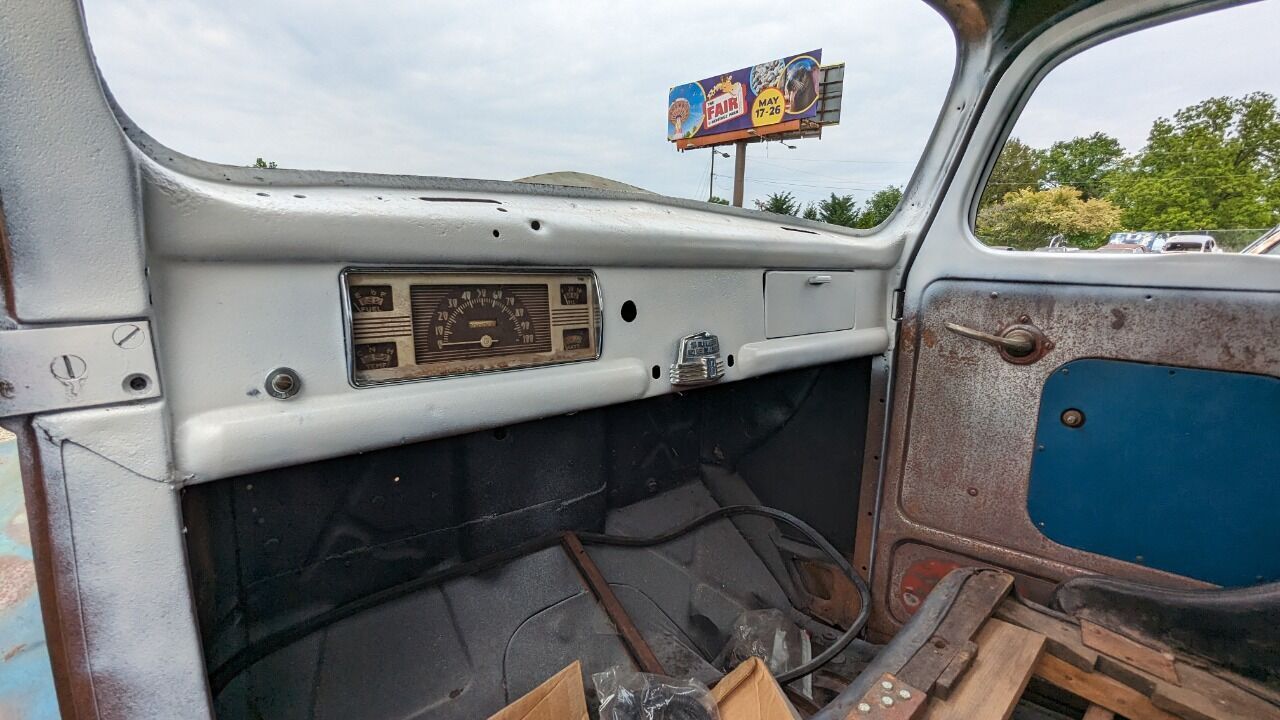 Ford-F-100-Pickup-1945-Green-Black-112654-8