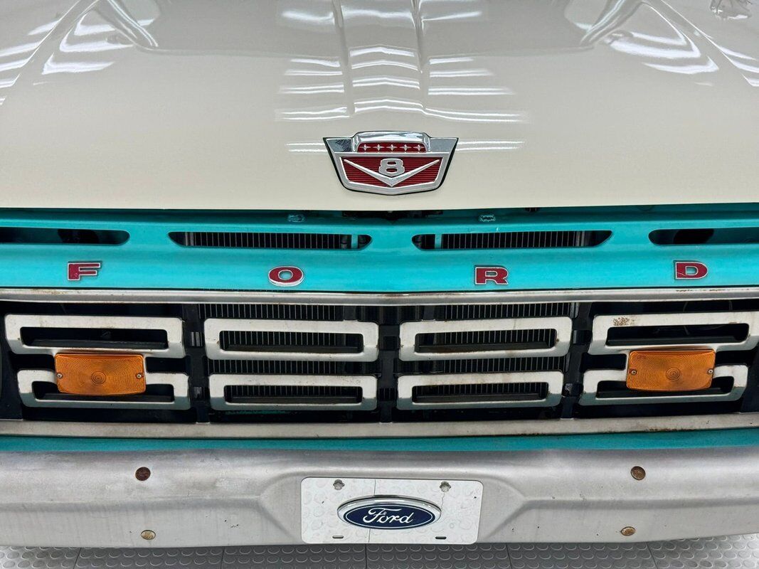 Ford-F-100-Pickup-1964-Caribbean-Turquoise-Turquoise-145359-8